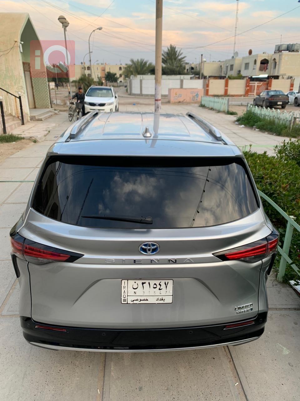 تۆیۆتا سیانا